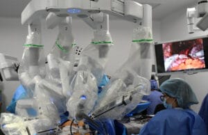 La cirugía robótica, un avance clave para el manejo de enfermedades urológicas complejas