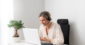 Teletrabajo y salud auditiva: aprenda a desconectar también sus oídos