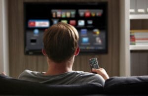 Google Assistant, la herramienta que convierte al televisor en un centro de entretenimiento inteligente