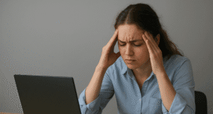 ¿Cómo la inteligencia artificial puede ayudar a reducir el burnout en las personas?