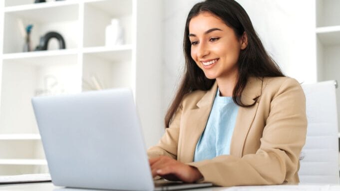 GoDaddy lanza el Diseñador de Sitios Web de Airo®: crea un sitio web de WordPress listo para publicar en cuestión de minutos con solo una conversación.