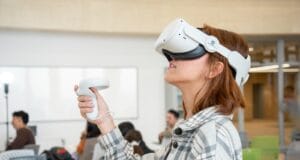 UCompensar recibe a líderes mundiales del sector aeroespacial para impulsar el futuro tecnológico de Colombia