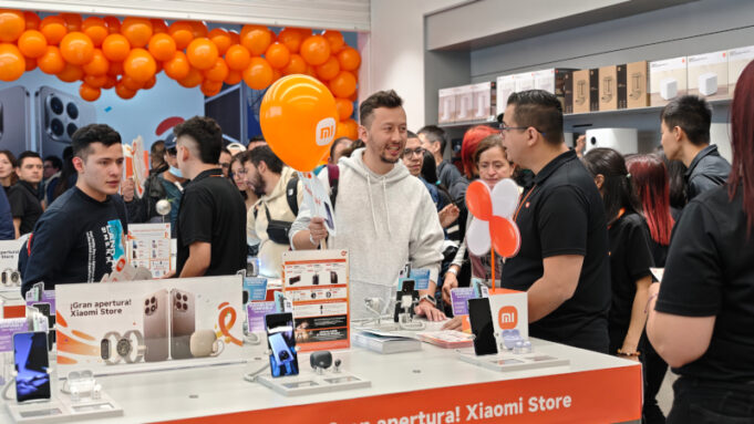 Xiaomi consolida su estrategia de expansión en Colombia con su primera tienda propia