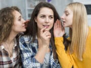 Escuchar con ambos oídos: la clave para una audición plena y segura