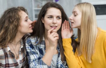 Escuchar con ambos oídos: la clave para una audición plena y segura