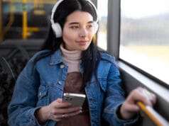 Ruido urbano y auriculares: descubre cómo mantener tu oído sano