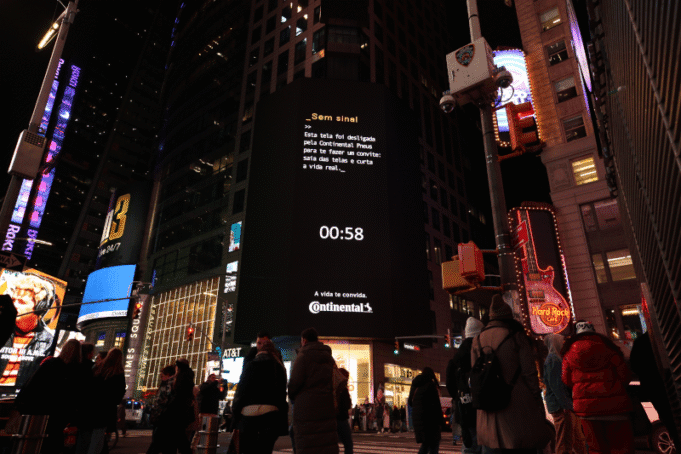 Continental Tires apaga una pantalla gigante en Times Square e invita a los colombianos a reconectarse con la vida real