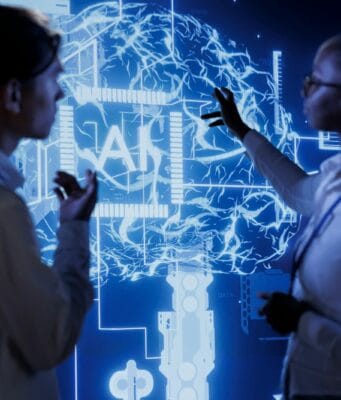 Axity presenta Polux, la IA responsable y segura para el progreso empresarial