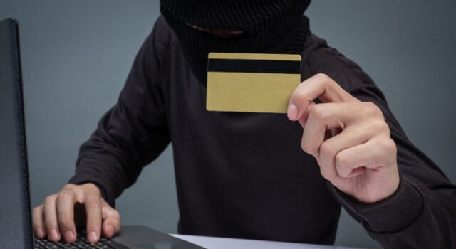 Ciberamenzas acechando en la época festiva 2025: los atacantes avanzan más rápido, automatizando más y capitalizando completamente la temporada de compras