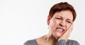 Más de la mitad de los adultos en el mundo padecen periodontitis.