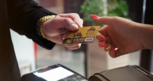 Estudio Chubb: El 55% de los latinoamericanos combinará compras online y presenciales en las fiestas de fin de año