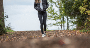 Actividad física de bajo impacto: la alternativa consciente de entrar en forma en 2026