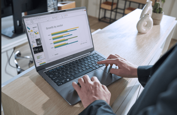 ASUS Presenta: La Guía Estratégica para PyMEs: ¿Por qué migrar de Laptops de Consumo a Equipos de Grado Empresarial?