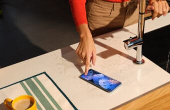 ¿Cual es el smartphone que mejor se destaca de la Gama Media-alta?