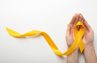 Más allá del hospital: El impacto de la red social en la cura del cáncer infantil.