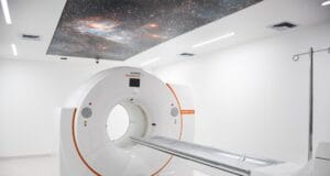 Clínica del Country recibe la máxima acreditación europea por su precisión en diagnósticos oncológicos y neurológicos