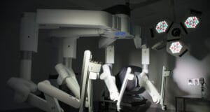 Hito en la Medicina Colombiana: La revolución de la precisión supera las 200 cirugías robóticas en tiempo récord