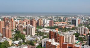 Crisis hídrica, infraestructura resiliente y responsabilidad compartida como ejes fundamentales para garantizar el acceso al agua potable en el país