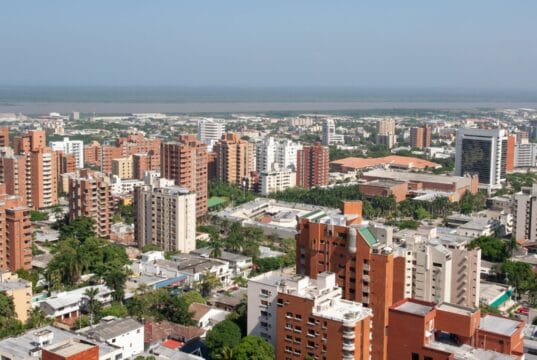 Crisis hídrica, infraestructura resiliente y responsabilidad compartida como ejes fundamentales para garantizar el acceso al agua potable en el país