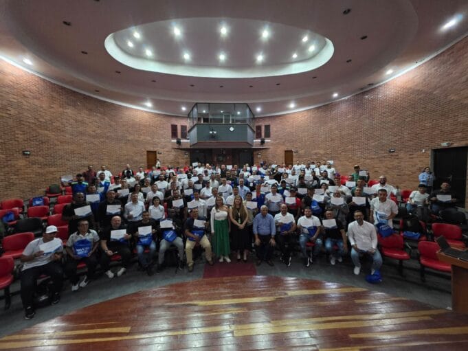 La mayor promoción de Plomero Profesional en Pereira: 145 graduados de la mano de Pavco Wavin y el SENA