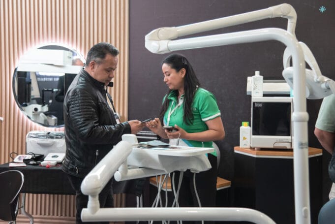 De la restauración tardía a la odontología predictiva: la inteligencia artificial y los materiales bioactivos llegan a Odontotech 2026