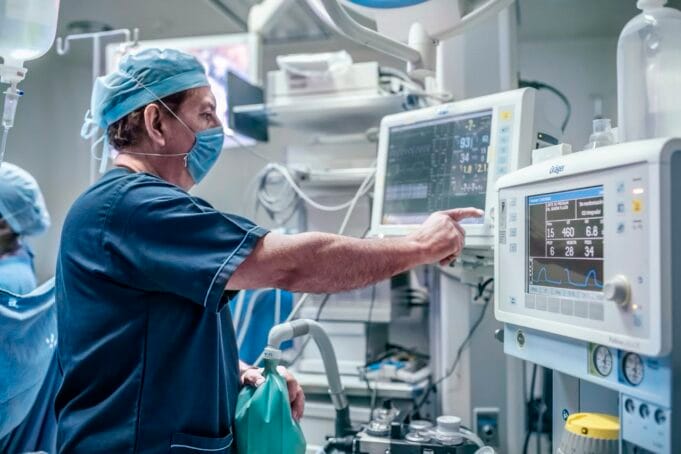 El hospital del futuro combinará tecnología, datos y conexiones inteligentes para fortalecer las decisiones clínicas