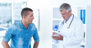 Más allá de los 40: La verdad científica sobre la «andropausia» y la caída de la testosterona