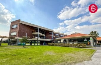Un cuarto idioma llamado tecnología Asus y Buckingham School