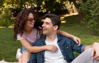 Día Internacional de la Juventud: la generación del gran volumen, ¿por qué tus oídos están envejeciendo más rápido?