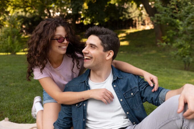 Día Internacional de la Juventud: la generación del gran volumen, ¿por qué tus oídos están envejeciendo más rápido?