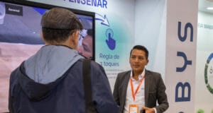 De los libros impresos a la inteligencia artificial: la empresa colombiana que lleva tecnología educativa con propósito a todo el país
