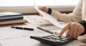 Cinco decisiones financieras para proteger tu dinero en tiempos de incertidumbre económica