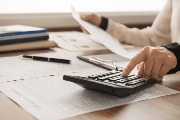 Cinco decisiones financieras para proteger tu dinero en tiempos de incertidumbre económica