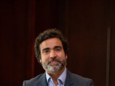 La ola llegó antes de lo previsto (y no la trajo un humano)