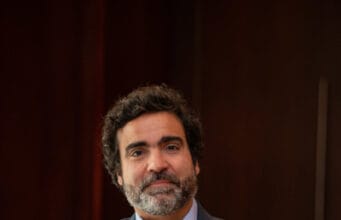 La ola llegó antes de lo previsto (y no la trajo un humano)