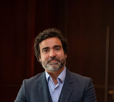 La ola llegó antes de lo previsto (y no la trajo un humano)