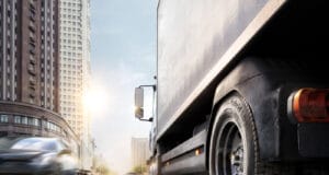 El precio no lo es todo: así eligen llantas los consumidores que dependen de su vehículo para trabajar