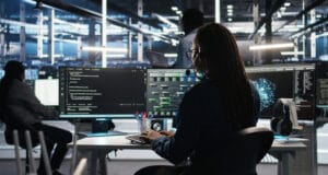 Los 5 riesgos que comete en su día a día y que están poniendo en jaque la seguridad de su información y la de su empresa