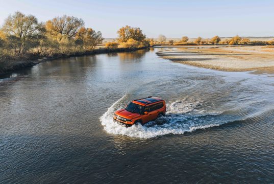 JETOUR presenta en Colombia la G700: tecnología híbrida enchufable, lujo y capacidad todoterreno